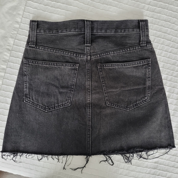 Madewell denim skirt in size 24 - Picture 3 of 3